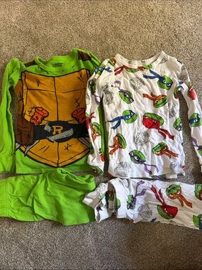 Kids Ninja Turtle Pajama Set - Character Print